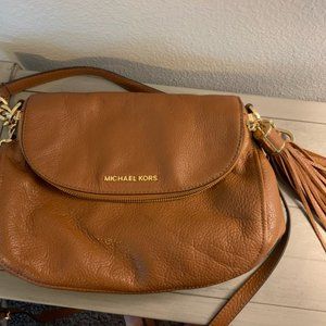Michael Kors Bedford Crossbody With Tassel (Camel)